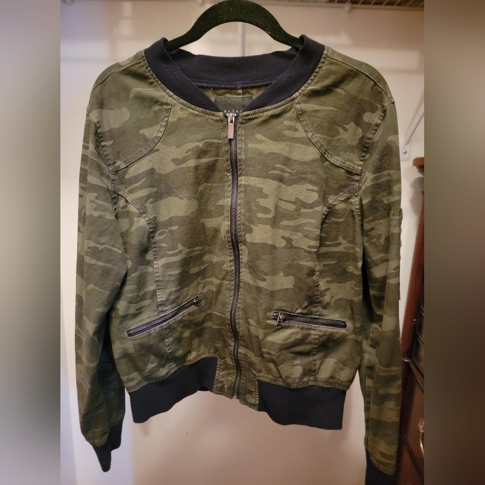 Sanctuary Olive Green Camoflauge Jacket with Black Trim - Size LARGE
